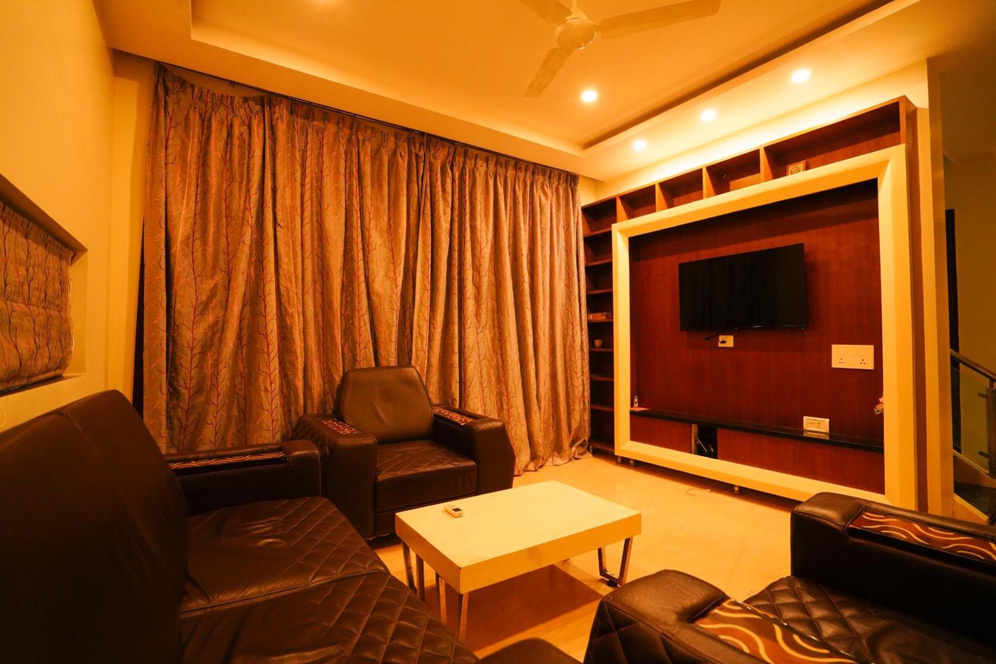 Golden Villa - Duplex House With Private Theater - Near To Alipiri And Bhudevi Ttd Ticket Counter And Kapilateertham Tirupati Ngoại thất bức ảnh