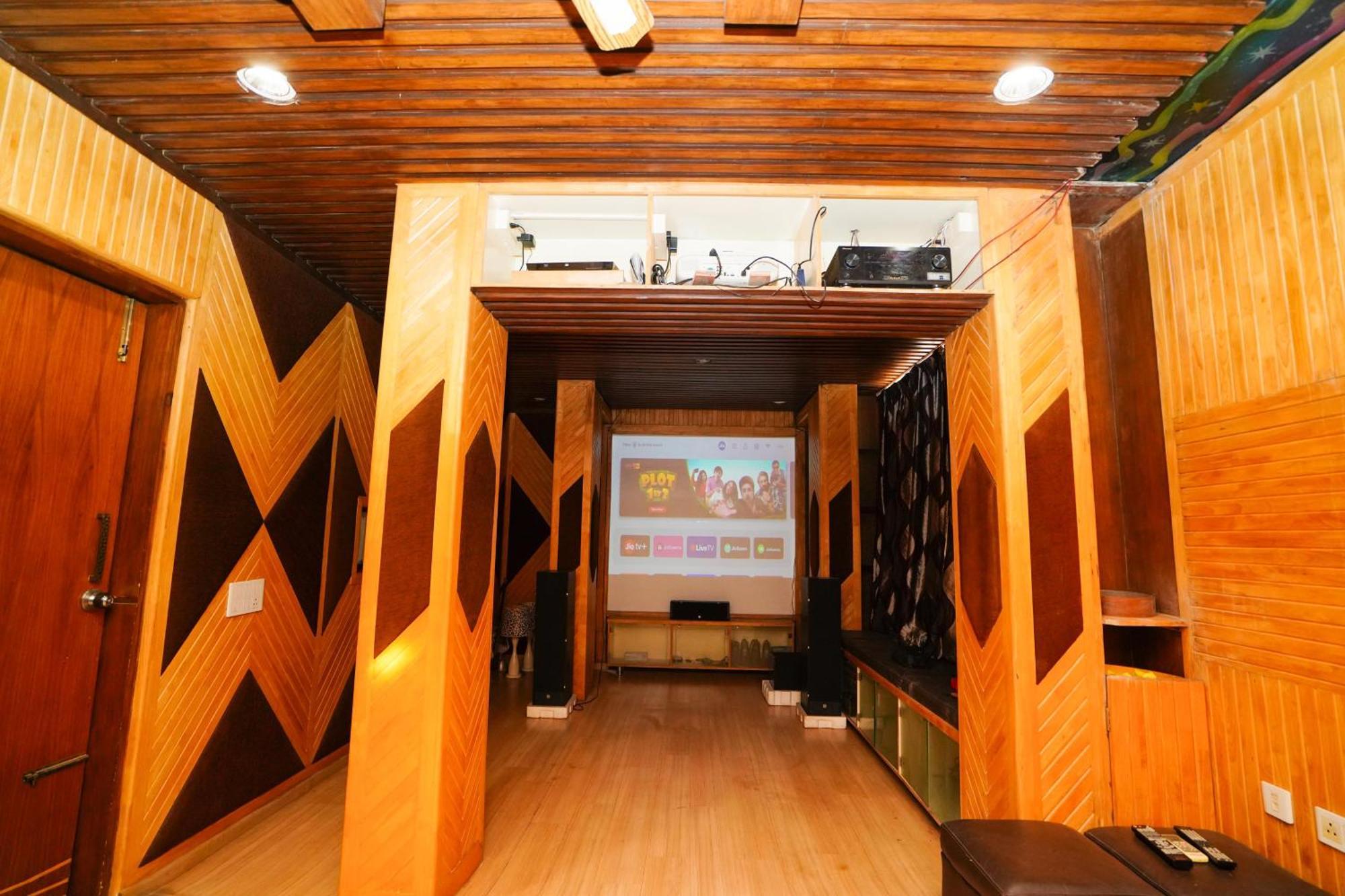 Golden Villa - Duplex House With Private Theater - Near To Alipiri And Bhudevi Ttd Ticket Counter And Kapilateertham Tirupati Ngoại thất bức ảnh